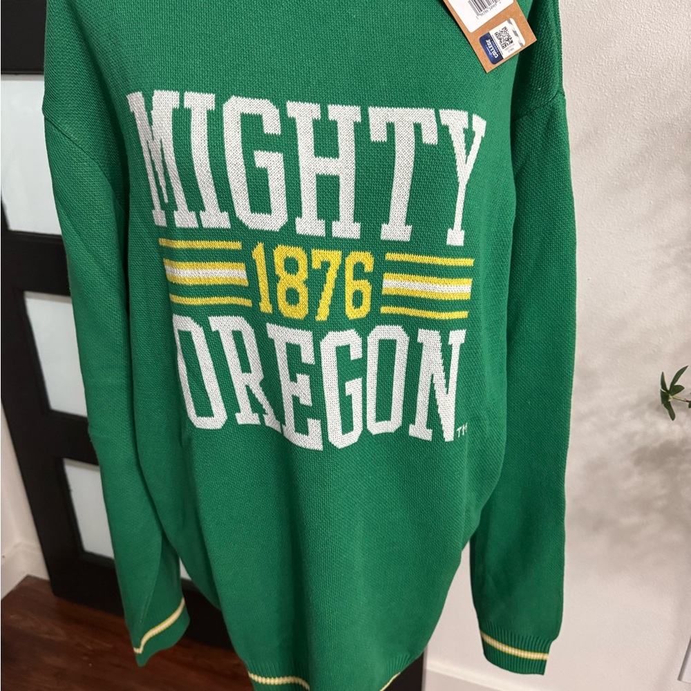 USCAPE Oregon Ducks Mighty 1876 Re-Sweater Sustainable Knit Pullover. Size XL